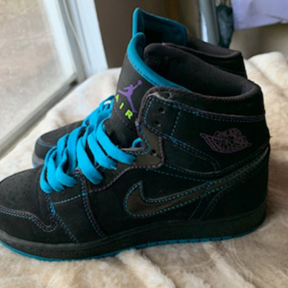 Air Jordan Mid SE